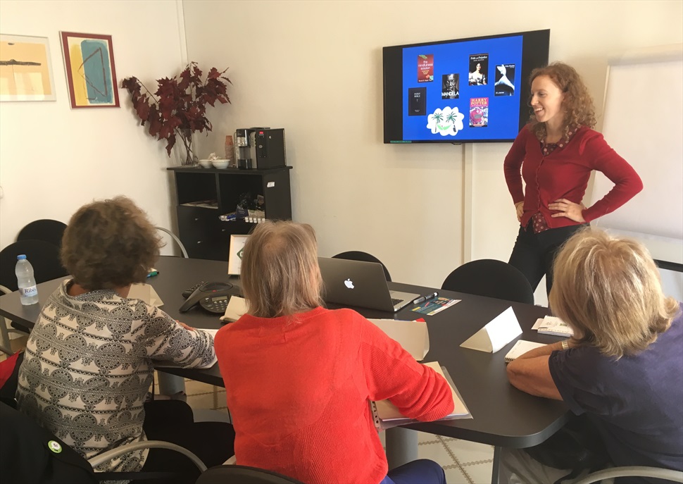 Classes de conversa en anglès sobre llibres i actualitat