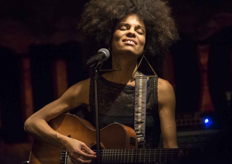 Clarence Bekker Band Feat. Gigi McFarlane