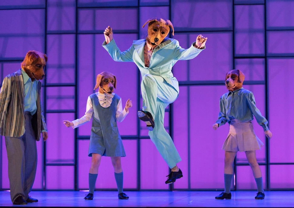 Play · Festival Grec