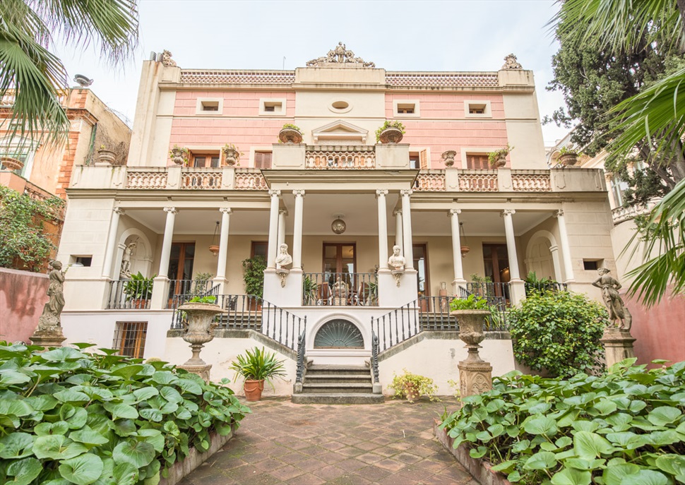 Nits d'estiu a les Cses Singulars: Visita a la Casa Rocamora i copa de vi al jardí