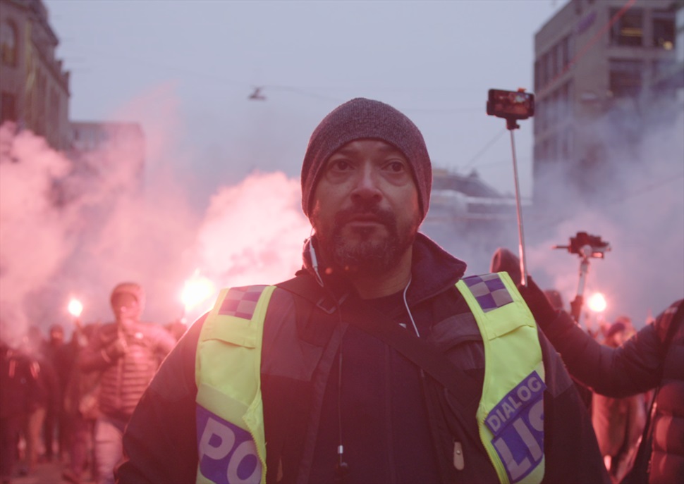 Documental del mes: Policia del diàleg